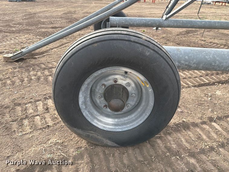 image for item NE9867 Valmont 8000 center pivot