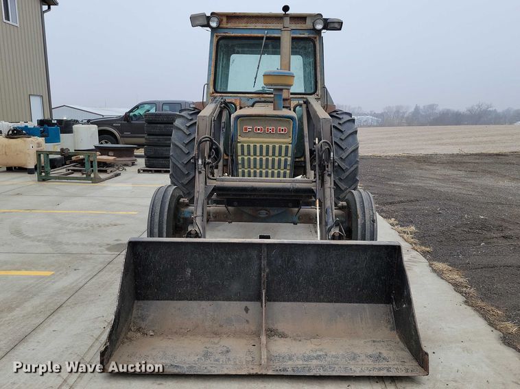 image for item NK9844 1975 Ford 7000 tractor