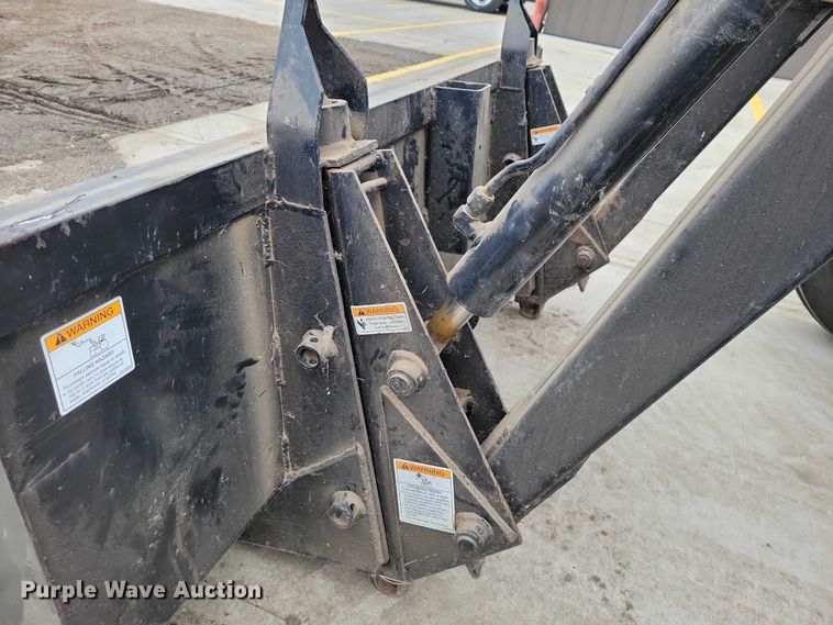 image for item NK9844 1975 Ford 7000 tractor