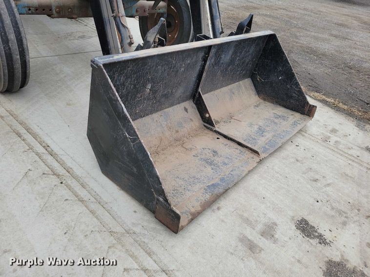 image for item NK9844 1975 Ford 7000 tractor