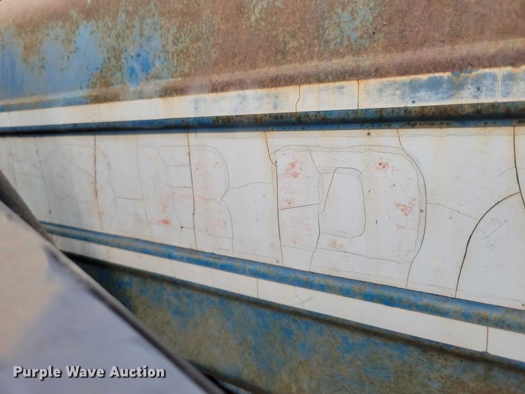 image for item NK9844 1975 Ford 7000 tractor