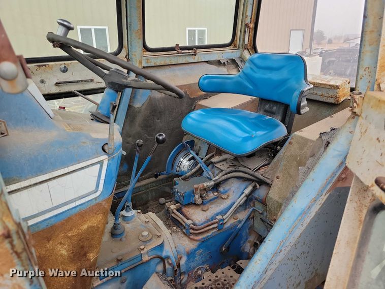 image for item NK9844 1975 Ford 7000 tractor