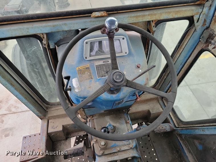 image for item NK9844 1975 Ford 7000 tractor