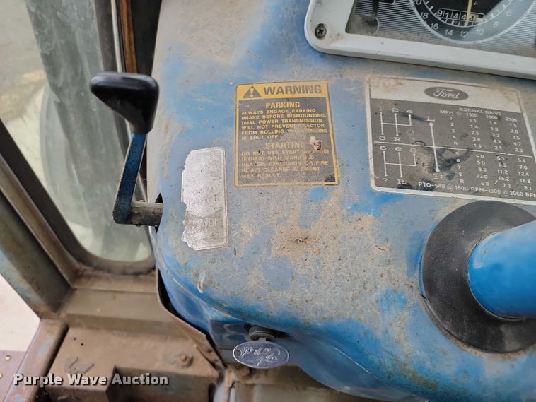 image for item NK9844 1975 Ford 7000 tractor
