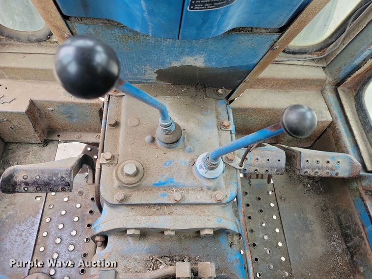image for item NK9844 1975 Ford 7000 tractor