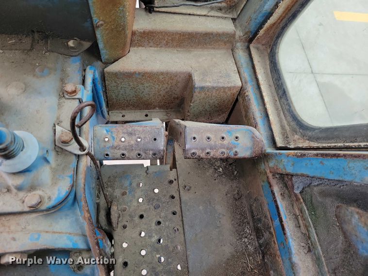 image for item NK9844 1975 Ford 7000 tractor