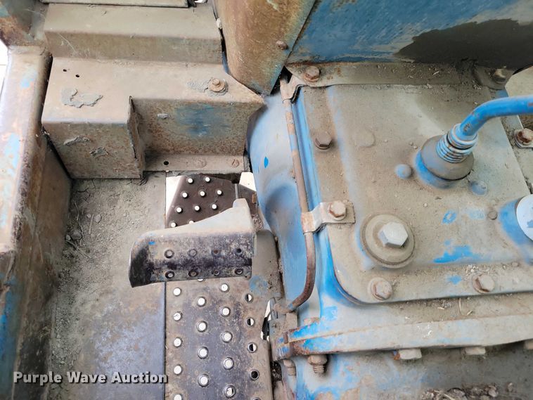 image for item NK9844 1975 Ford 7000 tractor