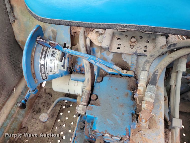 image for item NK9844 1975 Ford 7000 tractor