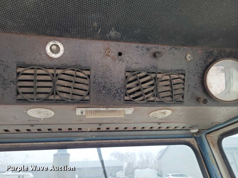 image for item NK9844 1975 Ford 7000 tractor