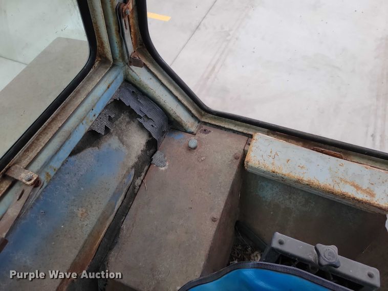 image for item NK9844 1975 Ford 7000 tractor