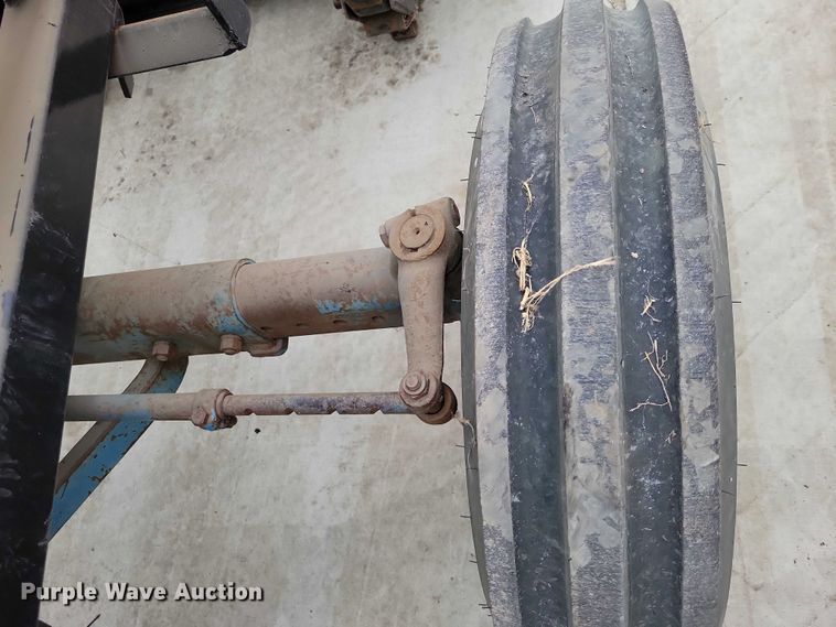 image for item NK9844 1975 Ford 7000 tractor