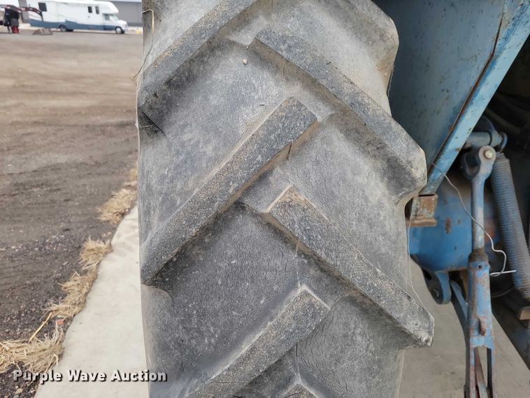 image for item NK9844 1975 Ford 7000 tractor