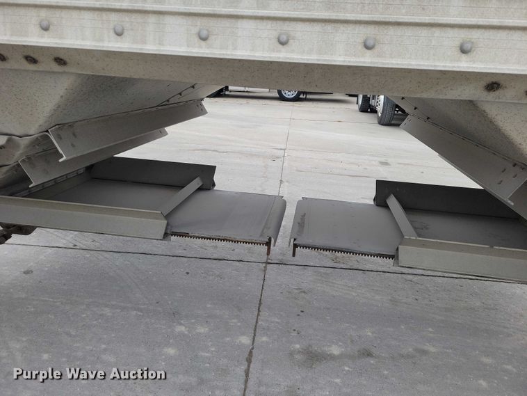 image for item NK9849 2016 Timpte grain trailer