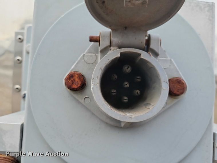 image for item NO9892 1975 Heil tank trailer