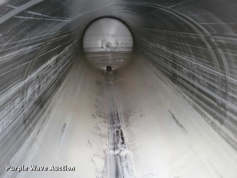 image for item NO9892 1975 Heil tank trailer