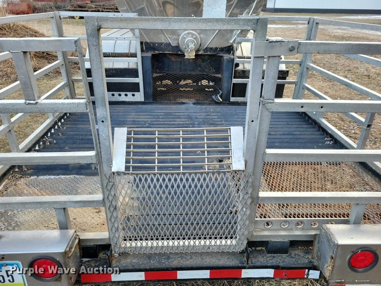 image for item NO9892 1975 Heil tank trailer