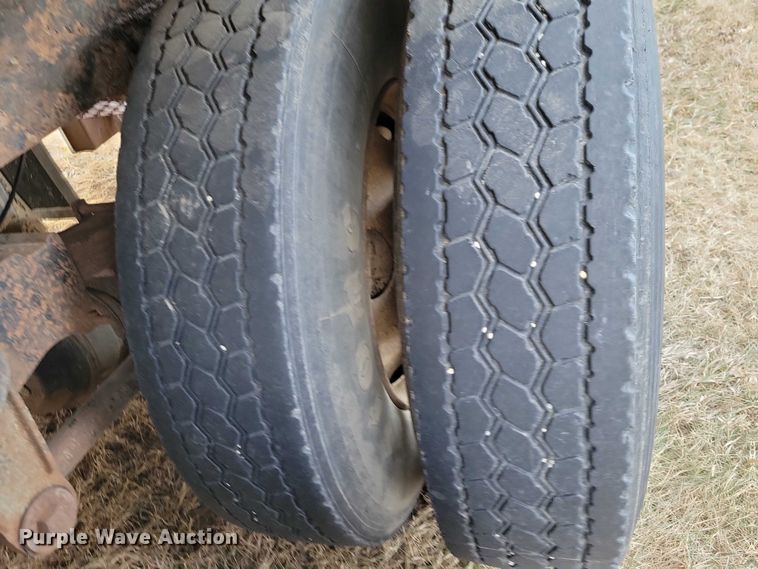 image for item NO9892 1975 Heil tank trailer