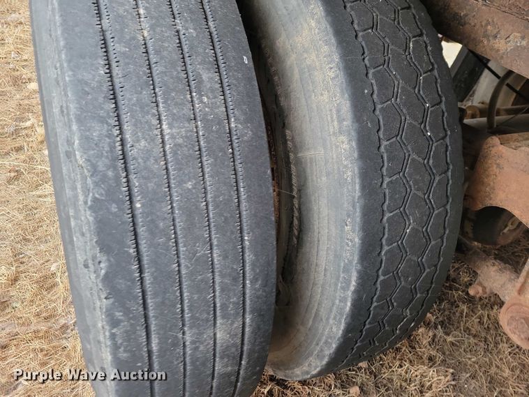 image for item NO9892 1975 Heil tank trailer