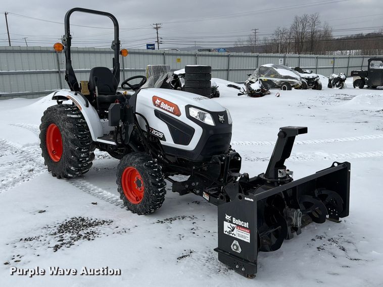 image for item YA1994 Bobcat CT2025 MFWD tractor