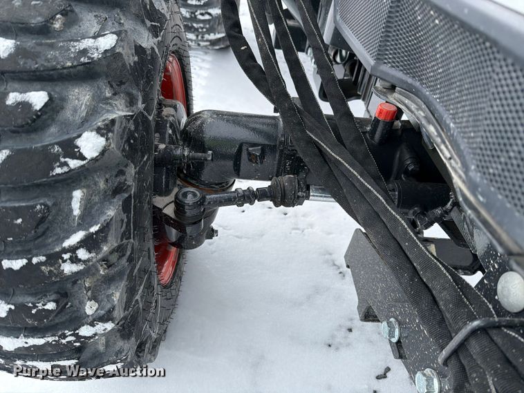 image for item YA1994 Bobcat CT2025 MFWD tractor