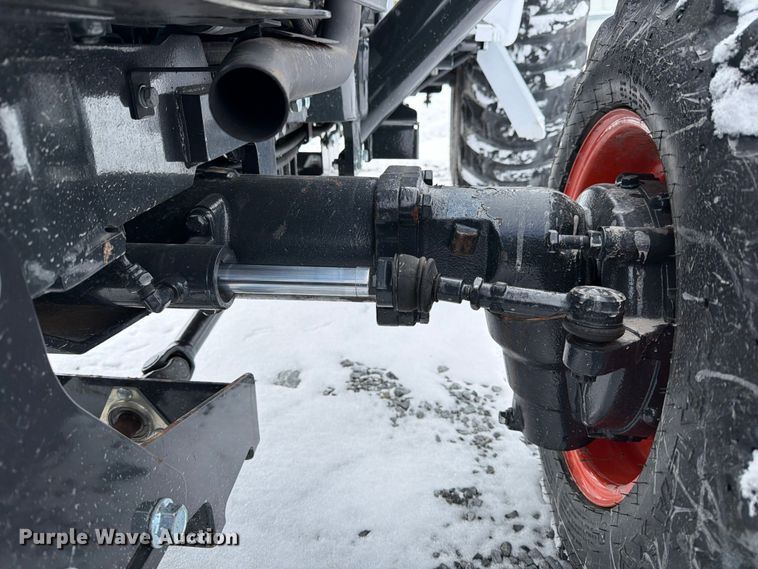 image for item YA1994 Bobcat CT2025 MFWD tractor