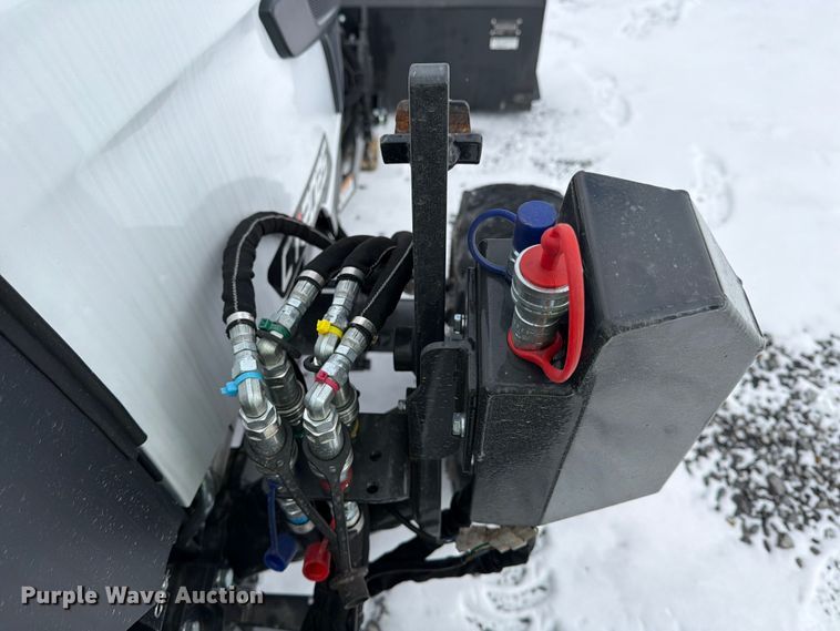 image for item YA1994 Bobcat CT2025 MFWD tractor