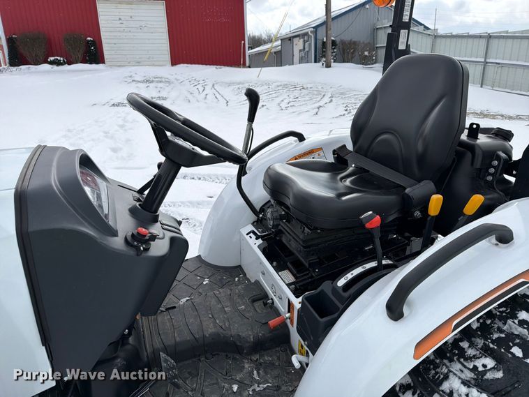 image for item YA1994 Bobcat CT2025 MFWD tractor