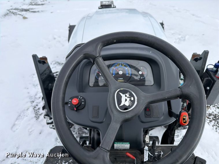 image for item YA1994 Bobcat CT2025 MFWD tractor