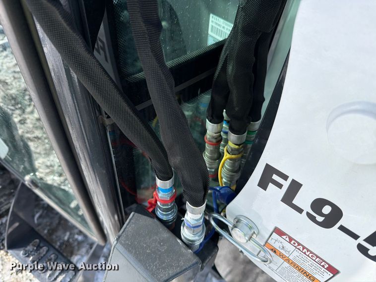 image for item YA2000 Bobcat CT5555 MFWD tractor