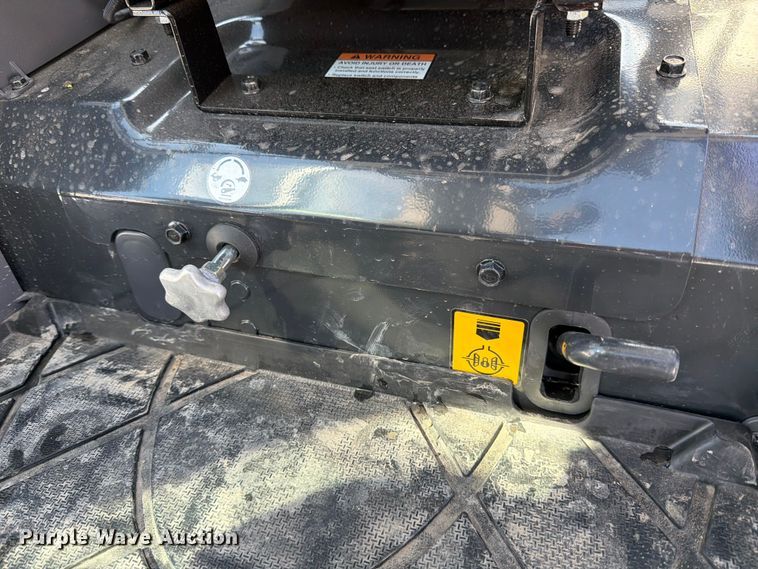 image for item YA2000 Bobcat CT5555 MFWD tractor