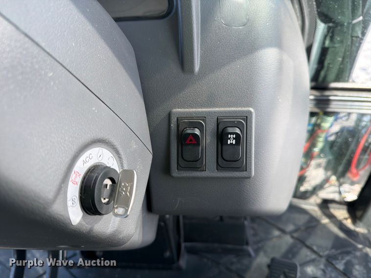 image for item YA2000 Bobcat CT5555 MFWD tractor