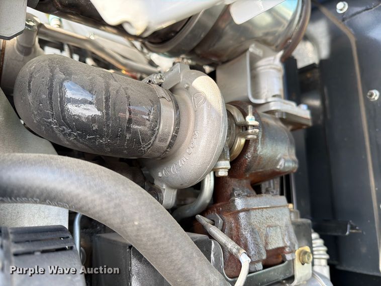 image for item YA2000 Bobcat CT5555 MFWD tractor