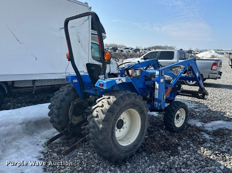 image for item YA2573 2005 New Holland TC30 MFWD tractor