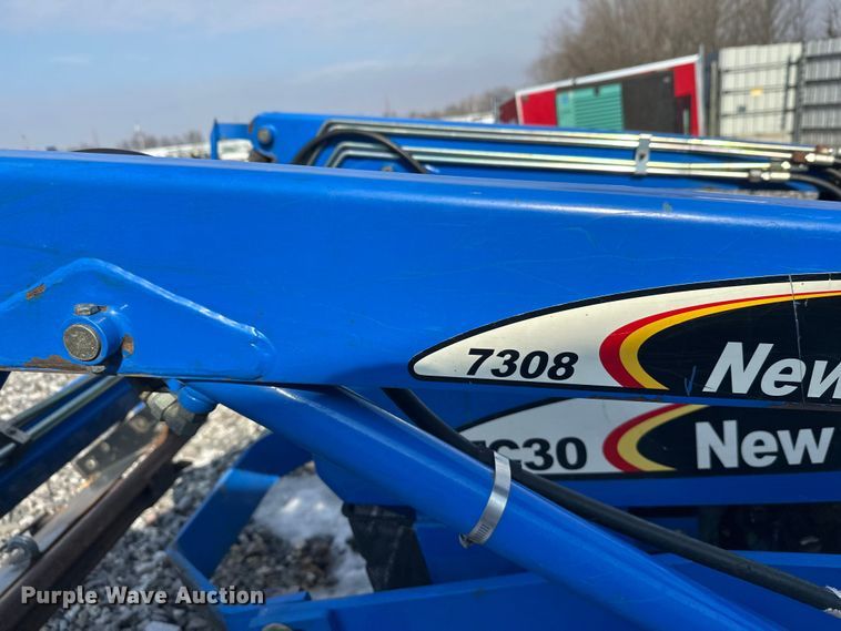 image for item YA2573 2005 New Holland TC30 MFWD tractor