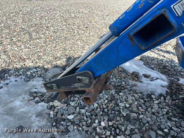 image for item YA2573 2005 New Holland TC30 MFWD tractor