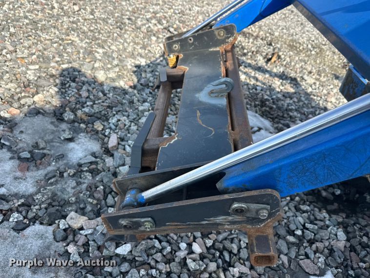 image for item YA2573 2005 New Holland TC30 MFWD tractor