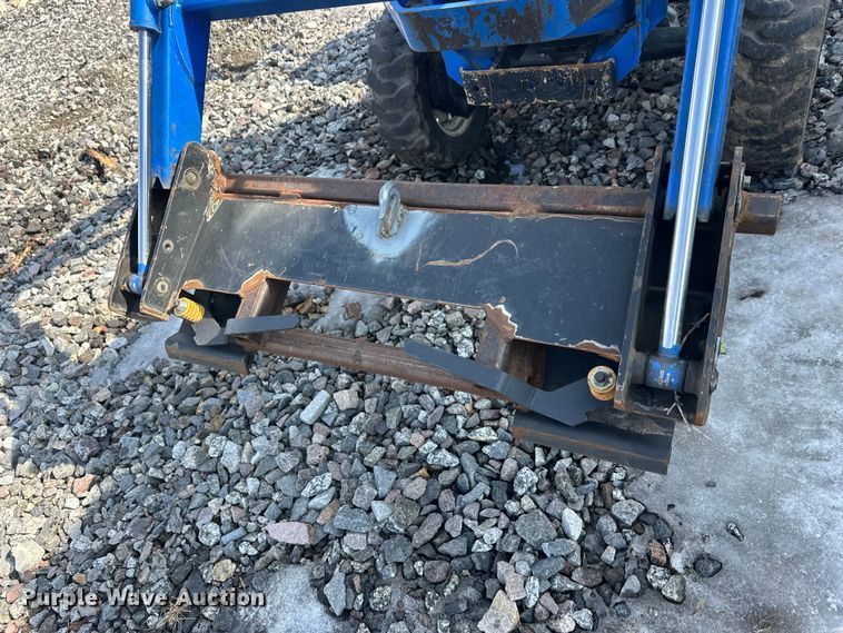 image for item YA2573 2005 New Holland TC30 MFWD tractor