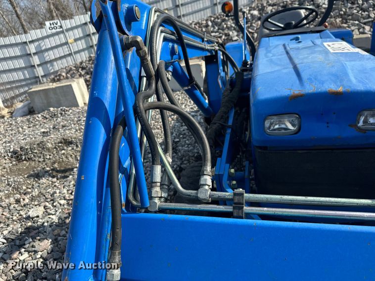 image for item YA2573 2005 New Holland TC30 MFWD tractor