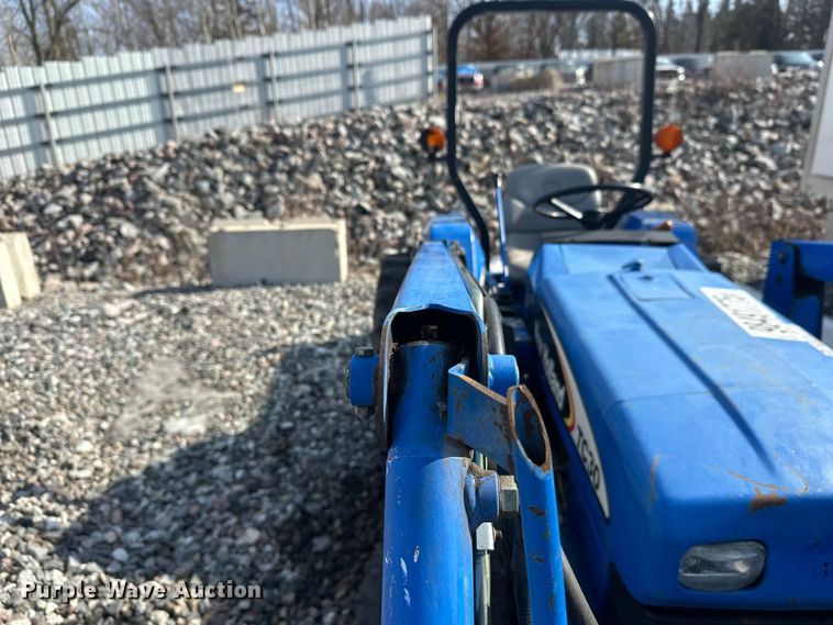 image for item YA2573 2005 New Holland TC30 MFWD tractor