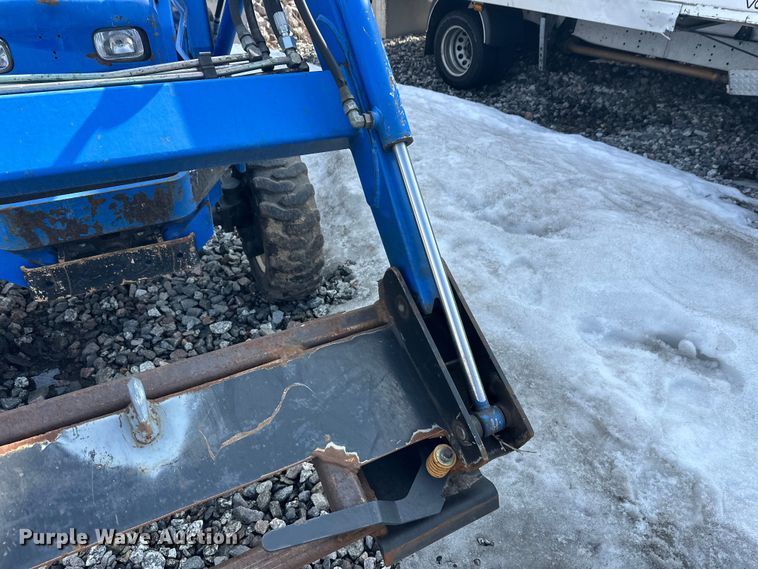 image for item YA2573 2005 New Holland TC30 MFWD tractor