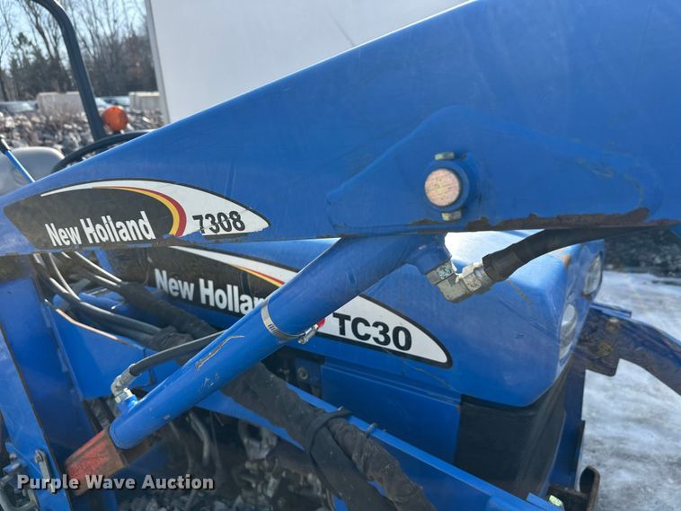 image for item YA2573 2005 New Holland TC30 MFWD tractor
