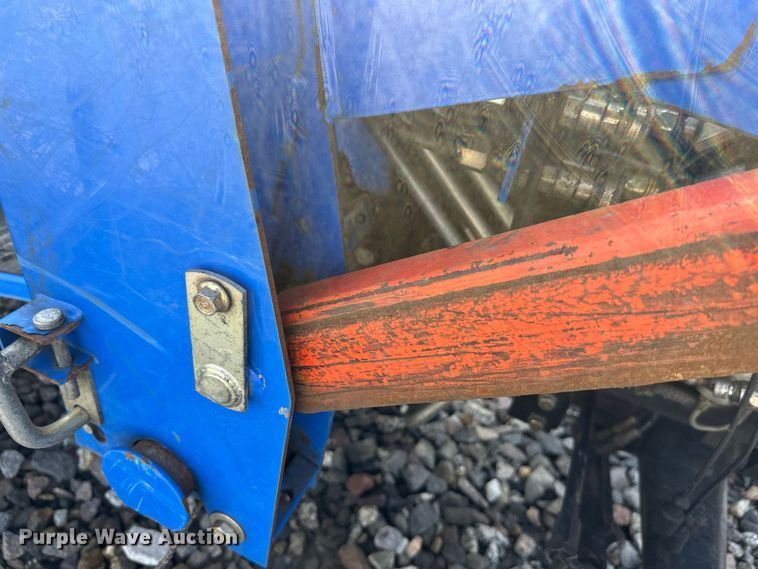 image for item YA2573 2005 New Holland TC30 MFWD tractor