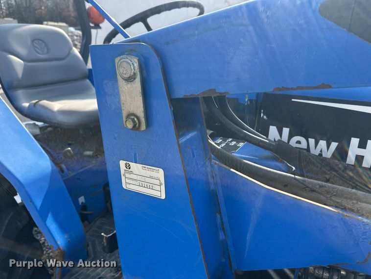 image for item YA2573 2005 New Holland TC30 MFWD tractor
