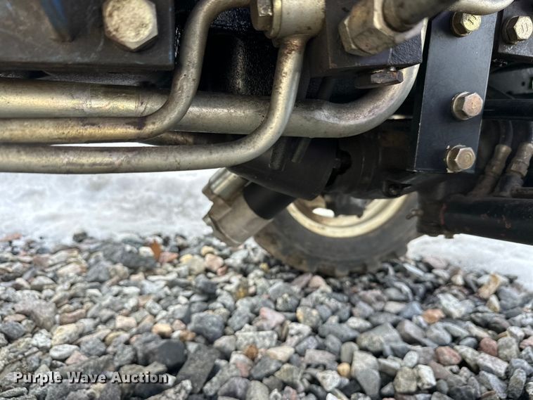 image for item YA2573 2005 New Holland TC30 MFWD tractor