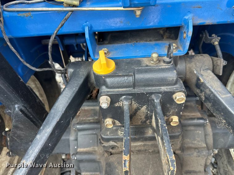 image for item YA2573 2005 New Holland TC30 MFWD tractor