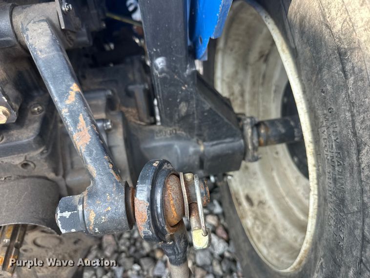 image for item YA2573 2005 New Holland TC30 MFWD tractor