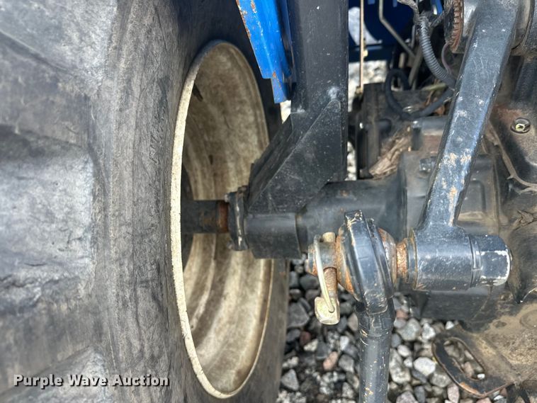 image for item YA2573 2005 New Holland TC30 MFWD tractor