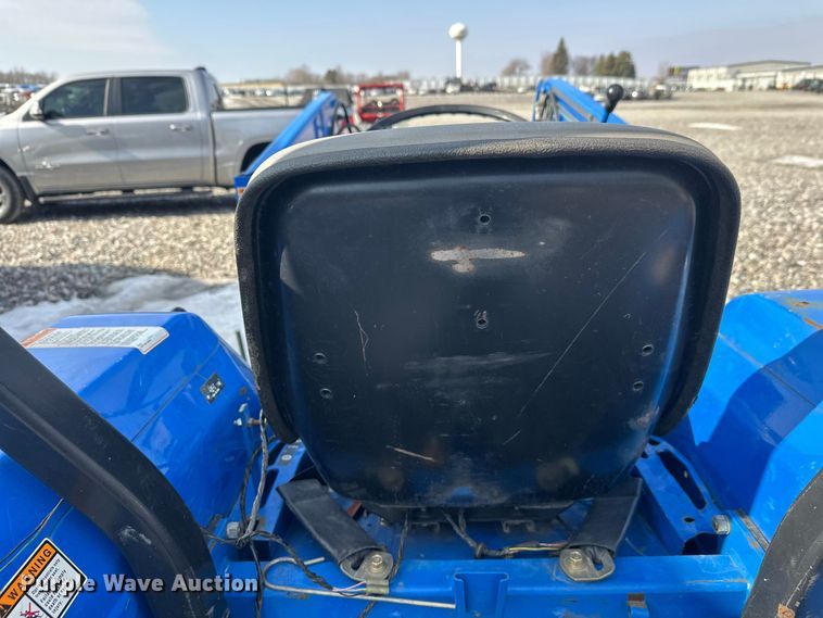 image for item YA2573 2005 New Holland TC30 MFWD tractor