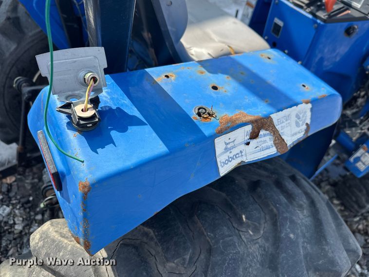 image for item YA2573 2005 New Holland TC30 MFWD tractor