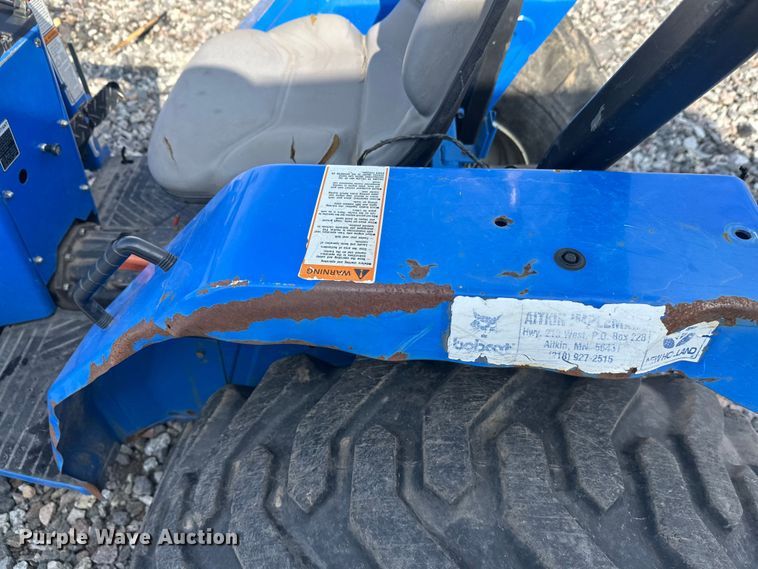 image for item YA2573 2005 New Holland TC30 MFWD tractor